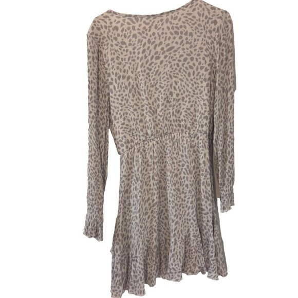 Altar'd State Women Casual Dress Gray Leopard Romantic Wrap Ruffle Size Small - Picture 2 of 4